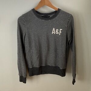 Abercrombie & Fitch Gray and White Striped Crewneck Sweater